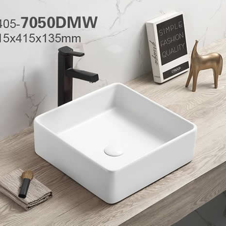 2405-7050DMW