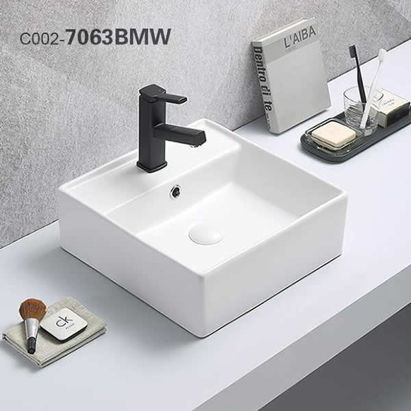C002-7063BMW